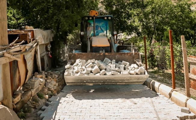 Bitlis’te Belediyesinden parke çalışması