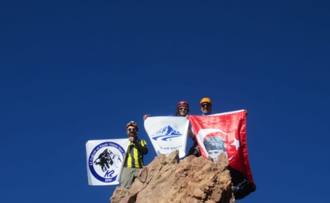 Bünyan Dostları Grubu Zafer Bayramı’nı Zirvede Kutladı