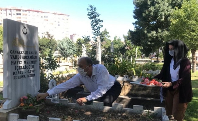 Çanakkale Gazilerinin kabirlerine vefa ziyareti