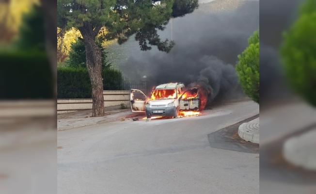 Denizli’de araç yangını