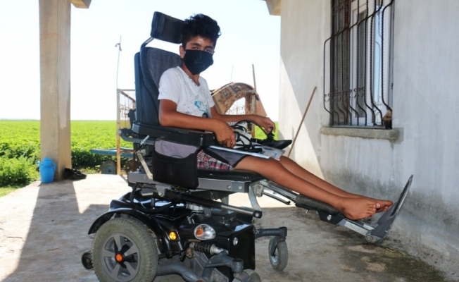 Engelli çocuğun akülü tekerlekli sandalye hayali gerçekleşti