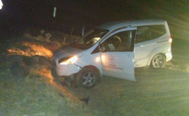 Filyasyon ekibi kaza yaptı, 2 sağlık memuru yaralandı