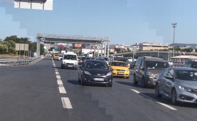 İstanbul’da bayramın son gününde polislerden trafik denetimi