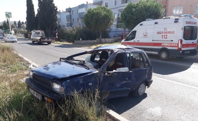 İzmir’de hafriyat kamyonu ile otomobil çarpıştı: 2 yaralı