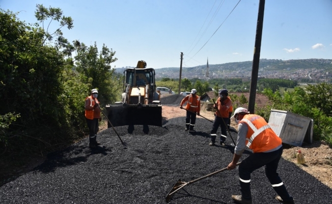 İzmit Belediyesinden Karadenizliler Mahallesi’ne yeni asfalt yol