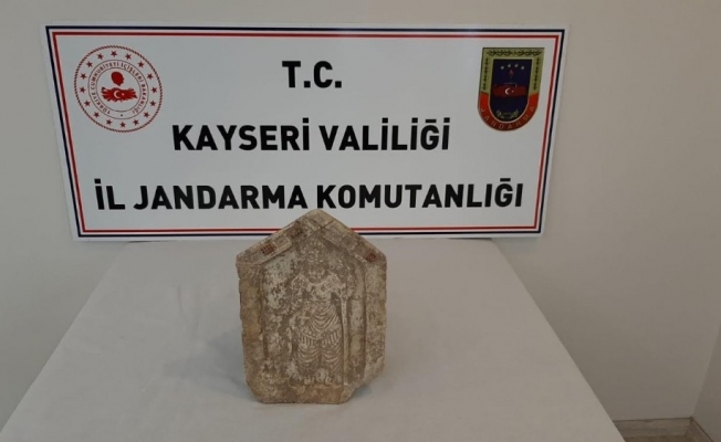 Jandarma kenevir eken ve tarihi eser kaçakçılığı yapan şahısları yakaladı