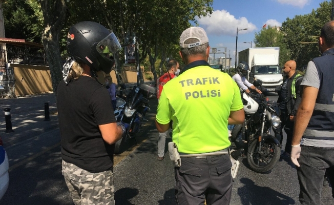 Kask takmayan, ehliyeti olmayan motosiklet sürücülerine ceza