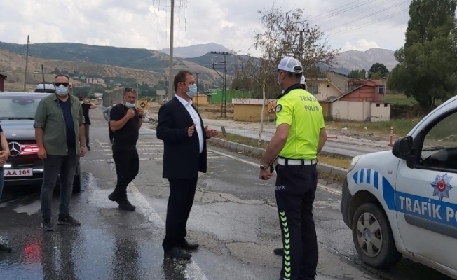 Kaymakam Erdemir’den kontrol noktalarına ziyaret