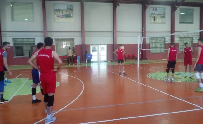 Melikgazi Voleybol Takımı antrenmanlarına devam ediyor