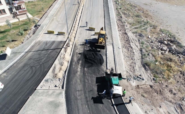 Melikgazi’de asfalt çalışmaları aralıksız sürüyor