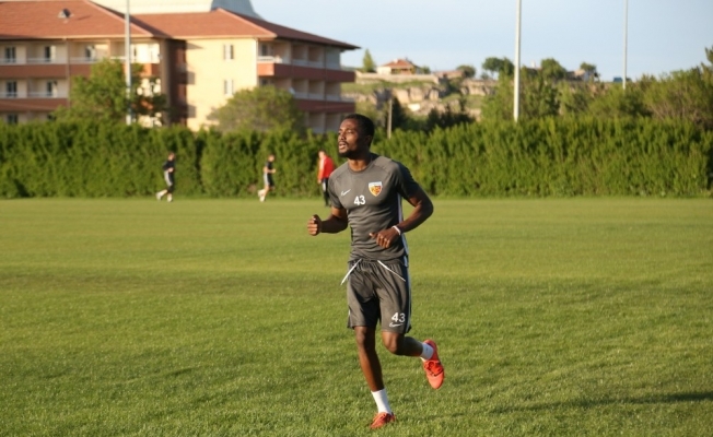 Mensah’tan transfer açıklaması