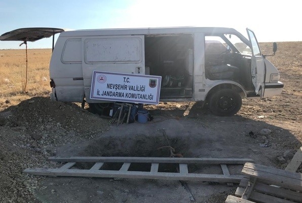 Nevşehir’de kaçak kazı yapan 4 şahıs suçüstü yakalandı
