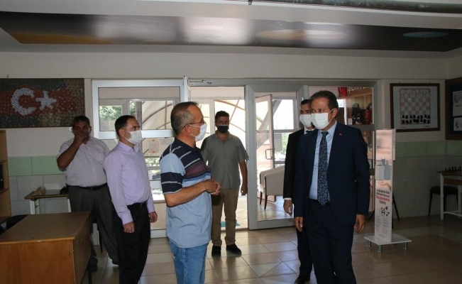 Öğretmenler uzun aradan sonra okullarına kavuştu