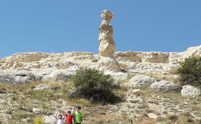 (Özel)Aşkın simgesi olan ’Kız kayası’ görenleri şaşırtıyor