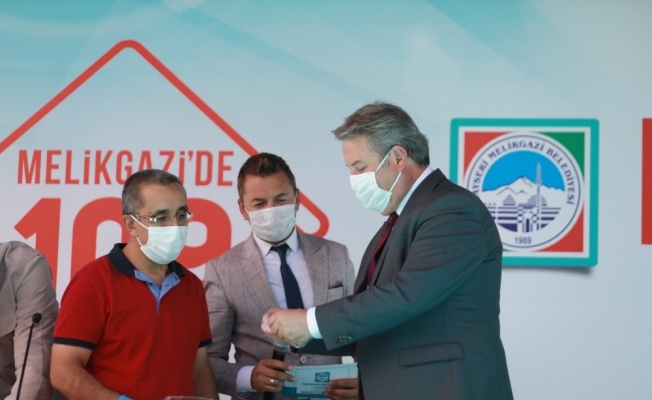 Palancıoğlu: "Anahtarlık değil, anahtar ile tapusunu veriyoruz"