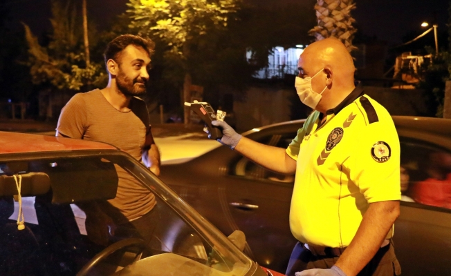 Polisin 'gözler kalbin aynasıdır' diye kontrol ettiği sürücü alkollü çıktı