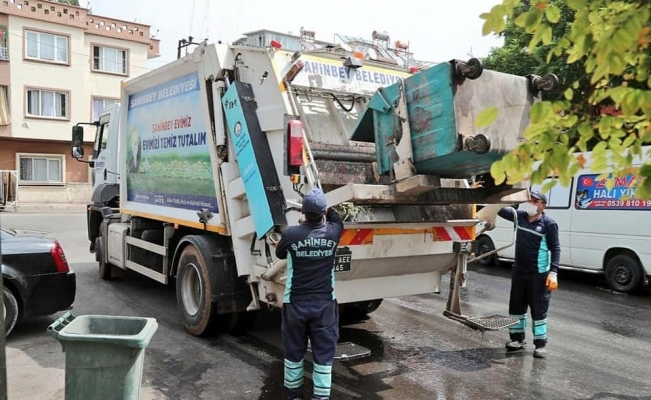 Şahinbey Belediyesi temizlik işleri ekipleri bayram boyunca görev başındaydı