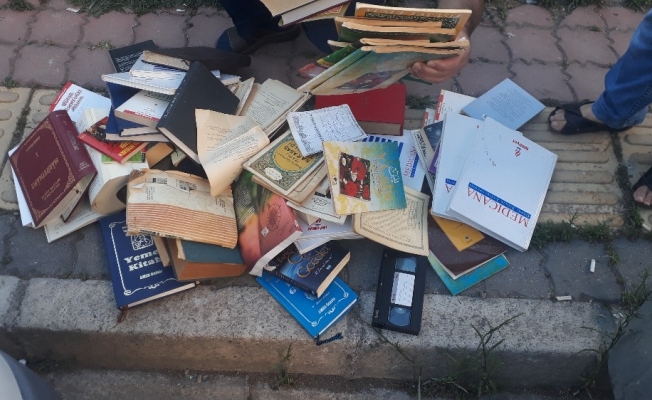 Samsun’da Kur’an ve dini kitaplar çöpe atıldı