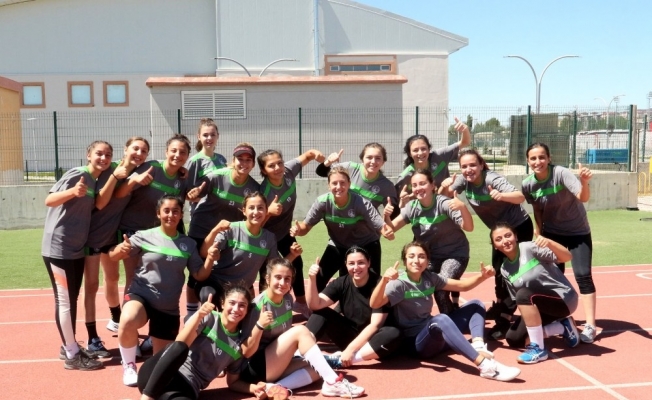 Sivas Belediyespor kadın hentbol takımı idmanlara başladı