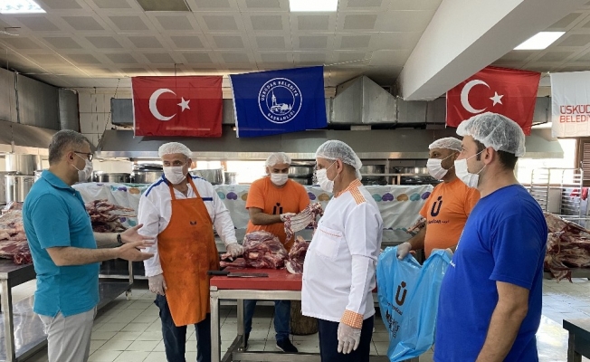 Üsküdar Belediyesinden ihtiyaç sahibi ailelere 25 ton kurban eti dağıtımı