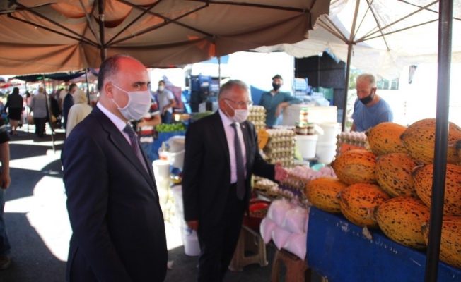 Vali Günaydın ve Büyükkılıç’tan pazarda ‘Korona virüs’ denetimi