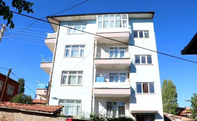 Yozgat’ta Covid-19 testleri pozitif çıkan 15 kişinin yaşadığı apartman karantinaya alındı
