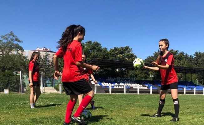 Anadolu Yıldızları, antrenmanlara koronavirüs arası verdi
