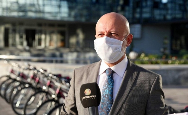 Başkan Çolakbayrakdar, kahraman babalarını masal ile anlatan gençleri ödüllendirdi