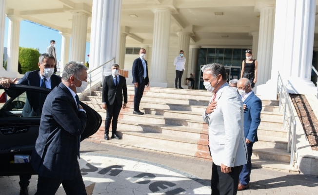 Başkan Uysal, Vali Yazıcı’ya projelerini anlattı