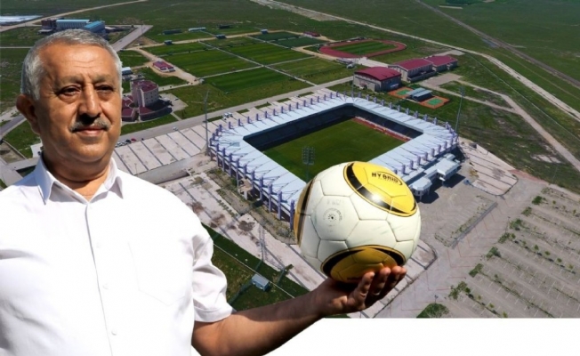Başkan Zeybek futbol takımlarını önümüzdeki sezonda Afyonkarahisar’a davet etti