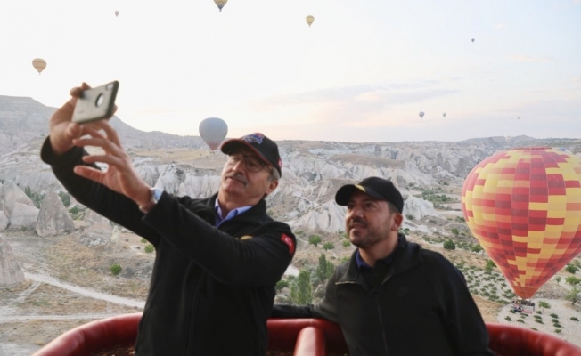 Belediye Başkanı Arı, Eski Bakan Kürşat Tüzmen ile balon turuna katıldı