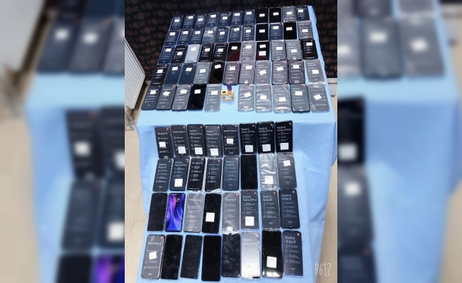 Bitlis’te 86 adet kaçak cep telefonu ele geçirildi
