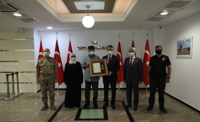 Bitlis’te şehit ailesine ‘Devlet Övünç Madalyası’ verildi