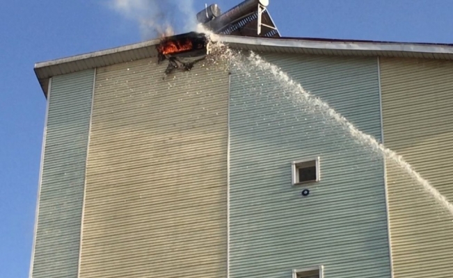 Çatı katında çıkan yangın söndürüldü
