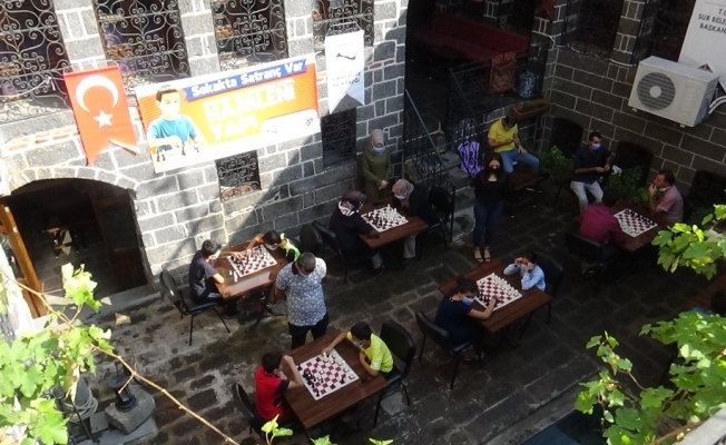 Diyarbakır’da ’Sokakta Satranç Var’ turnuvası başladı