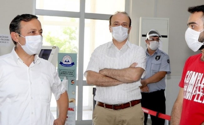 ERÜ Rektörü Prof. Dr. Mustafa Çalış, Öğrenci İşleri Daire Başkanlığı’nı ziyaret etti