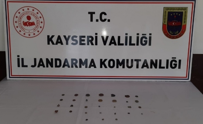 Jandarmadan tarihi eser ve uyuşturucu operasyonu