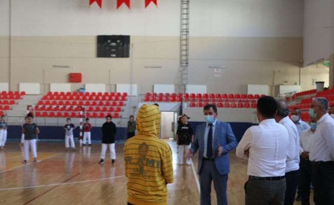 Kabakçı, Gençlik Merkezi’ni inceledi