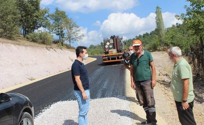 Kaymakam Karadağ, yol asfalt çalışmalarını inceledi