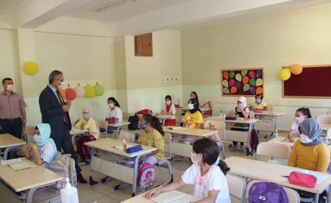 Kaymakam Pişkin, proje okulunu ziyaret etti