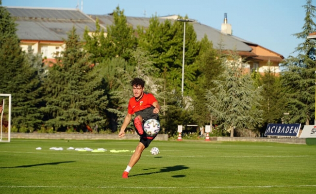 Kayserispor 3 futbolcu daha gönderdi