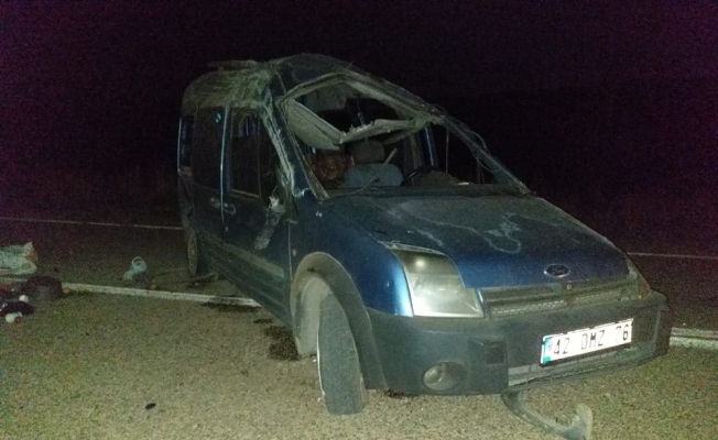 Konya’da hafif ticari araç devrildi: 1 ölü