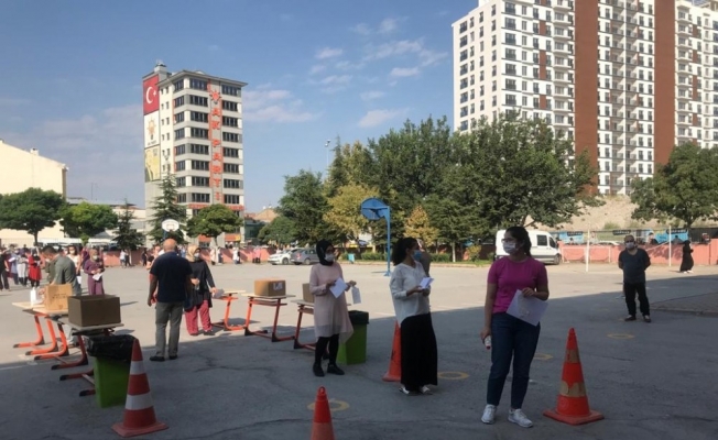 KPSS sınavı korona virüs tedbirleri ile başladı