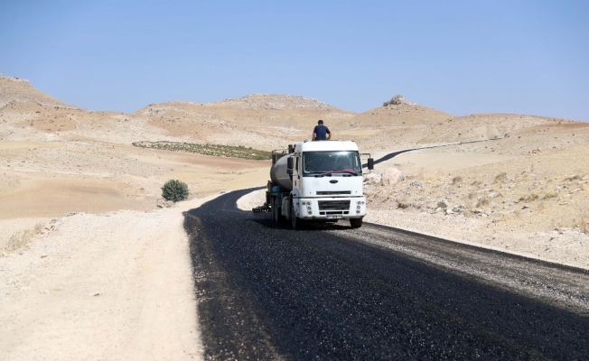Mardin Büyükşehir Belediyesi kırsal yollarda çalışma başlattı
