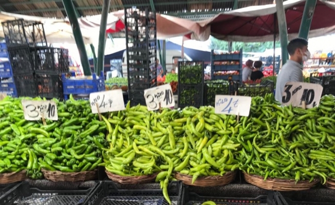 Semt pazarlarında fiyatlar yarı yarıya düştü