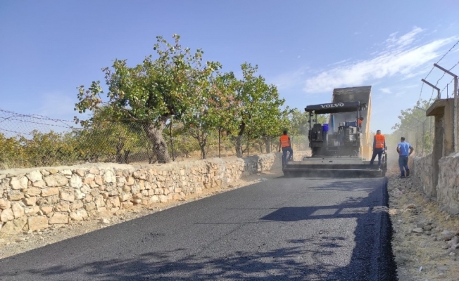 Vali ve Belediye Başkan Vekili Hacıbektaşoğlu, asfalt çalışmalarını yerinde inceledi