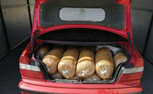 Yol kontrol noktasında 111 kilo kaçak tütün ele geçirildi