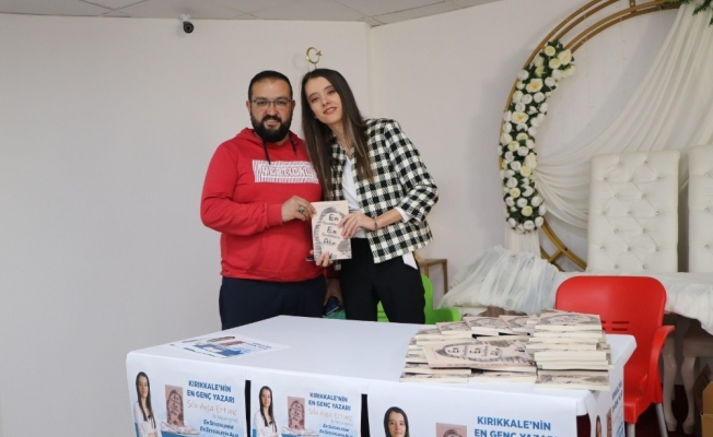 18 yaşındaki genç yazar okurlarıyla buluştu