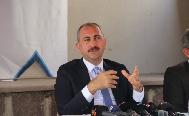 Adalet Bakanı Gül: “AİHM’nin vermiş olduğu karar, siyasi bir karar. AİHM’in verdiği kararın kabul edilebilir bir yanı yoktur”