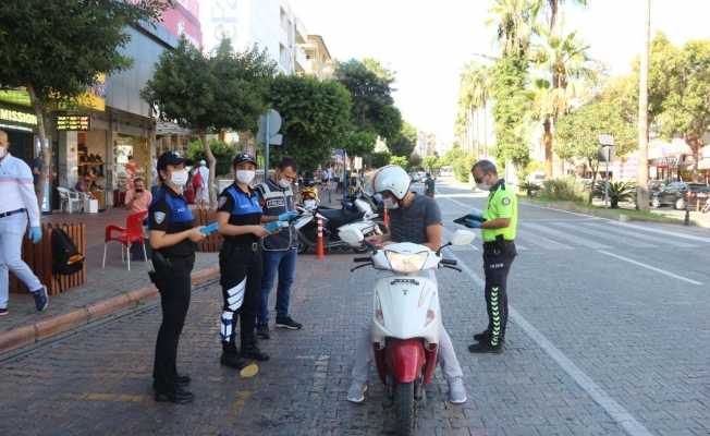 Alanya’da kurallara uymayan motosiklet sürücülerine ceza yağdı